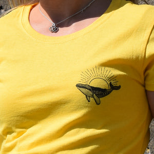 'Gentle Giant' Womens T-Shirts